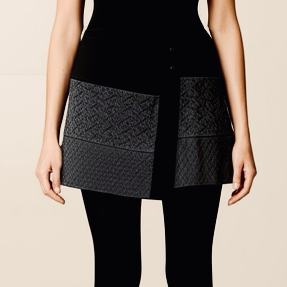 Zara Womens Quilted Wrap Skirt Textured SZ Med Black Academia Goth Asymmetric - Picture 13 of 14